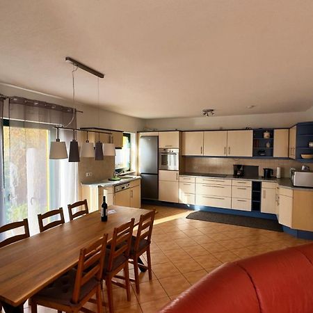 Ferienhaus Zum Findling เกอเรน ภายนอก รูปภาพ