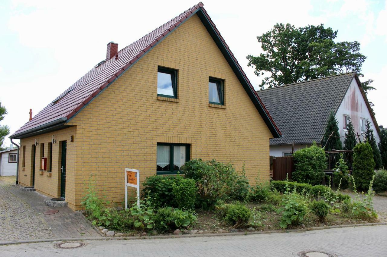 Ferienhaus Zum Findling เกอเรน ภายนอก รูปภาพ