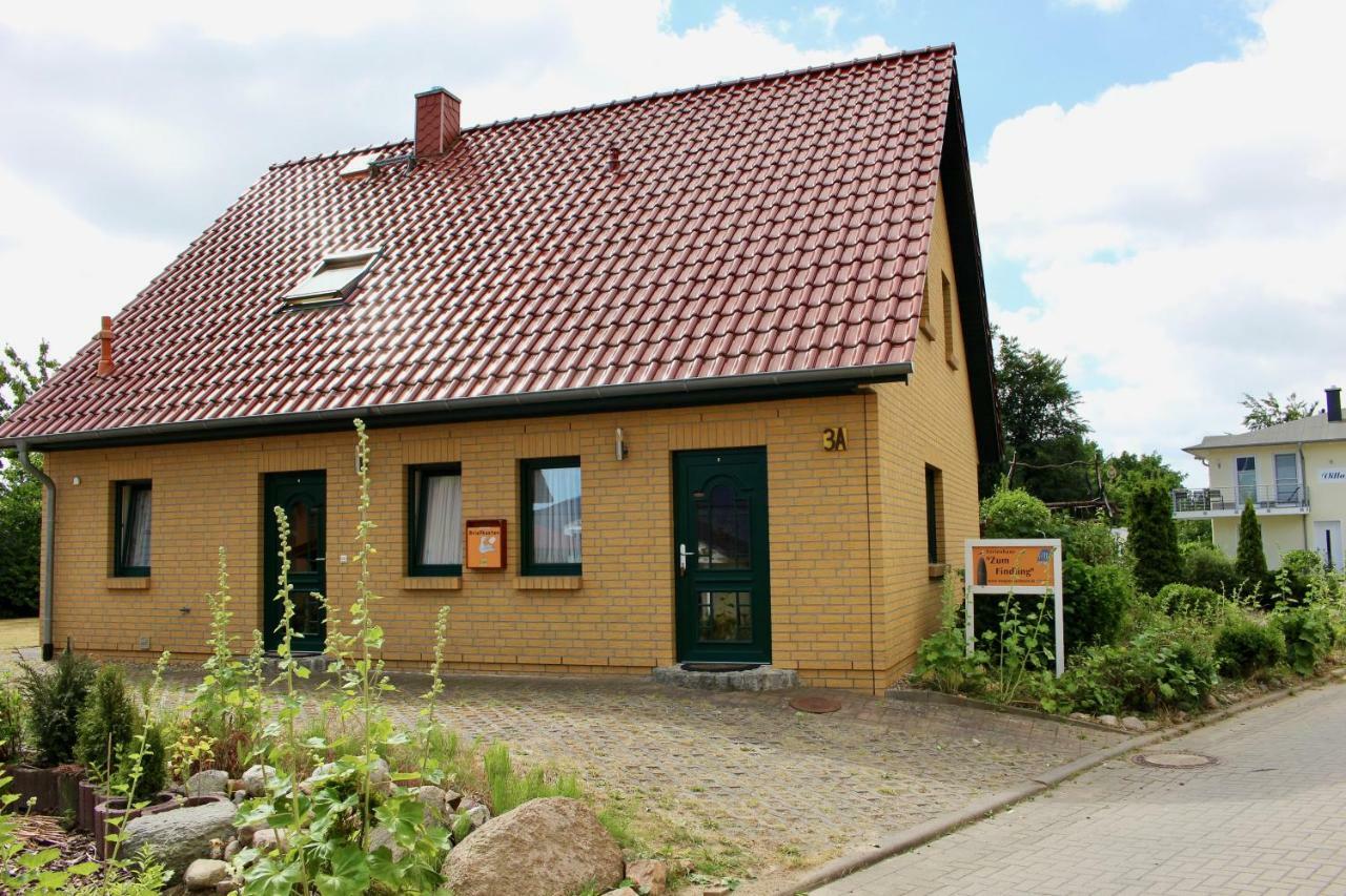 Ferienhaus Zum Findling เกอเรน ภายนอก รูปภาพ