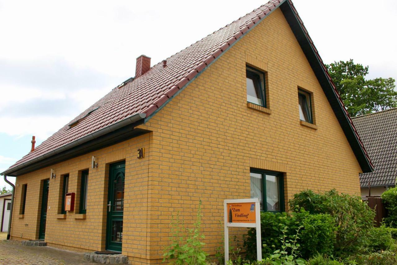 Ferienhaus Zum Findling เกอเรน ภายนอก รูปภาพ